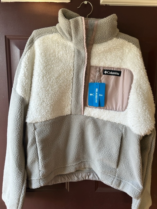 Columbia Tops - 🔥Columbia brand- BRAND NEW, cute Two-Tone Sherpa Jacket in Light Gray, & Blush